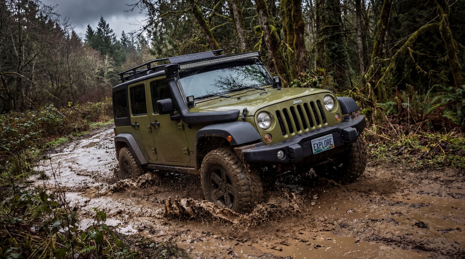 同人动漫越野车视频：牧马人重度越野改装与泥地穿越测评